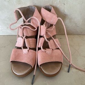 Sorel pink leather sandal sz 7.5